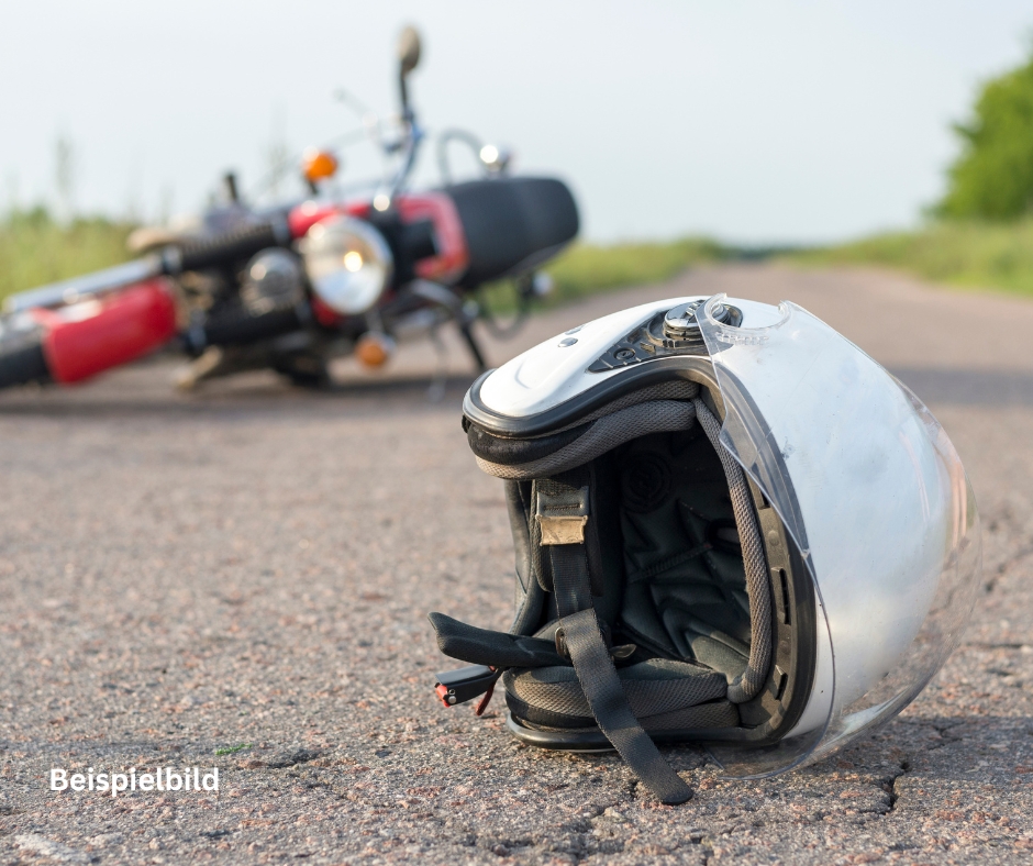 Motorradfahrer und 9 Jähriger Enkel bei Unfall&nbsp;verletzt.