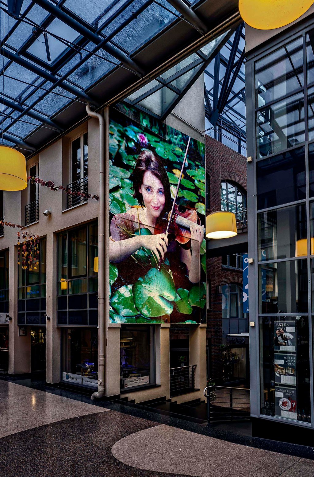 Ausstellung der besonderen Art: Professionelle Fotografie in Großprojektion in den Schweriner&nbsp;Höfen.