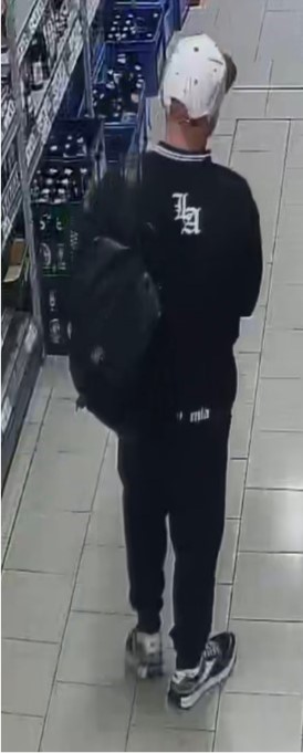 Wer kennt den jungen Mann? Polizei sucht nach mutmaßlichen&nbsp;Täter.