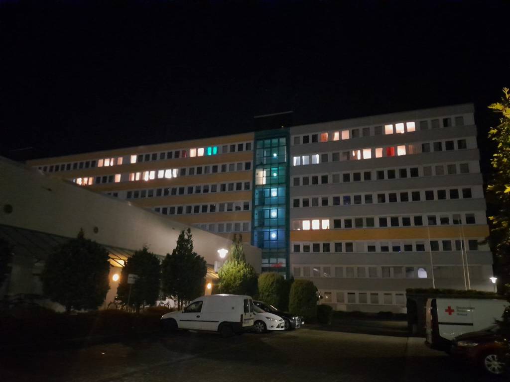 Unterkunft für Geflüchtete im ehemaligen Europahotel: Kein Hotel – strenge Regeln und&nbsp;Hausordnung