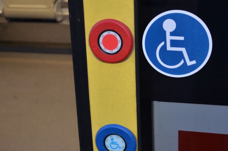 Mann zündet sich selbst an. Polizei verhindert&nbsp;schlimmeres.