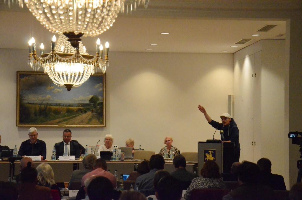 Wesentlich teurer als gedacht: Sondertermin zum Bürgerentscheid kostete Schwerin über 150.000,-&nbsp;Euro.