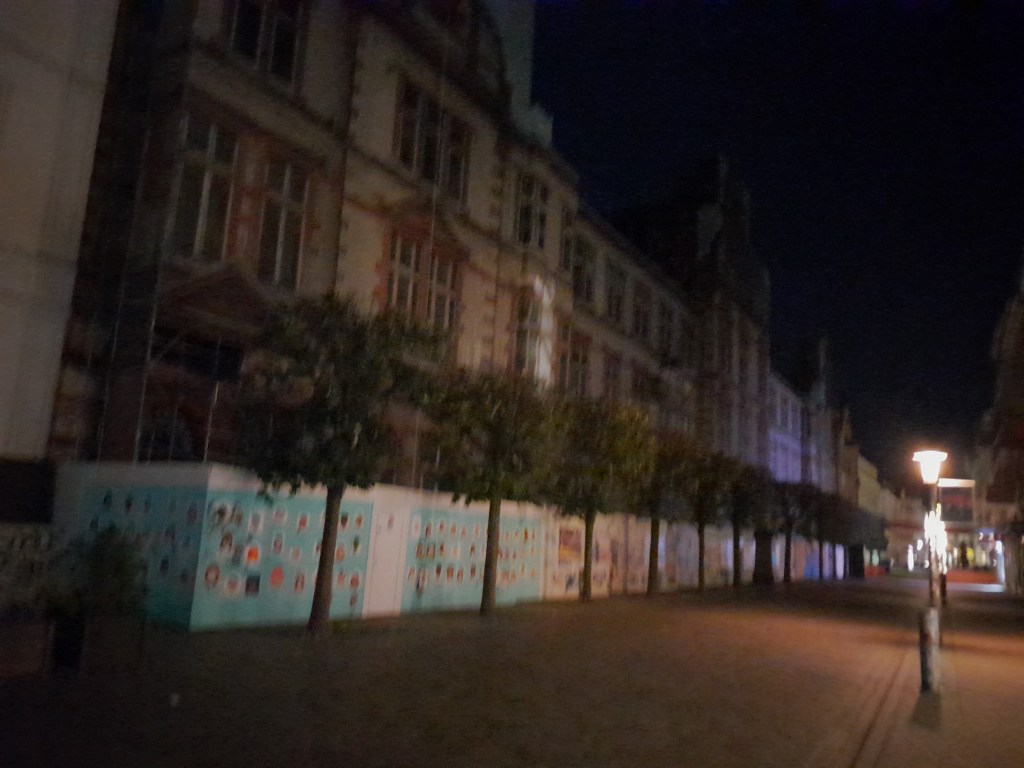 Vorfall in Mecklenburgstraße: Inhaber einer Bar schlägt Gast nach Streit ins Gesicht.