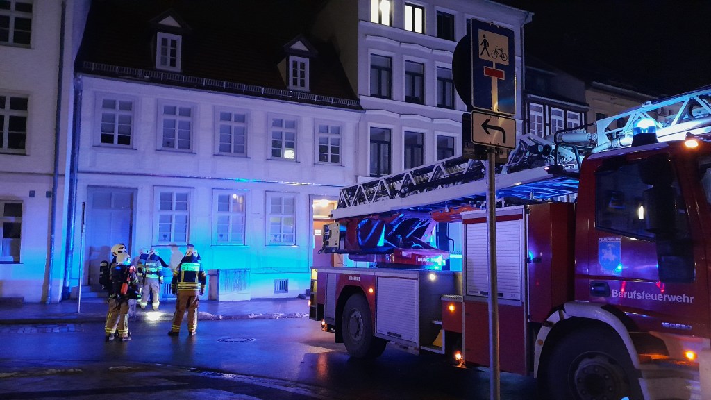 Feuerwehreinsatz bei Jüdischer Gemeinde in&nbsp;Schwerin.