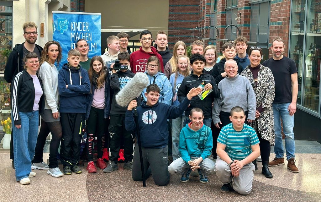 Mitten in Schwerin: Kinder drehen Film über Superhelden – Premiere schon im&nbsp;Mai