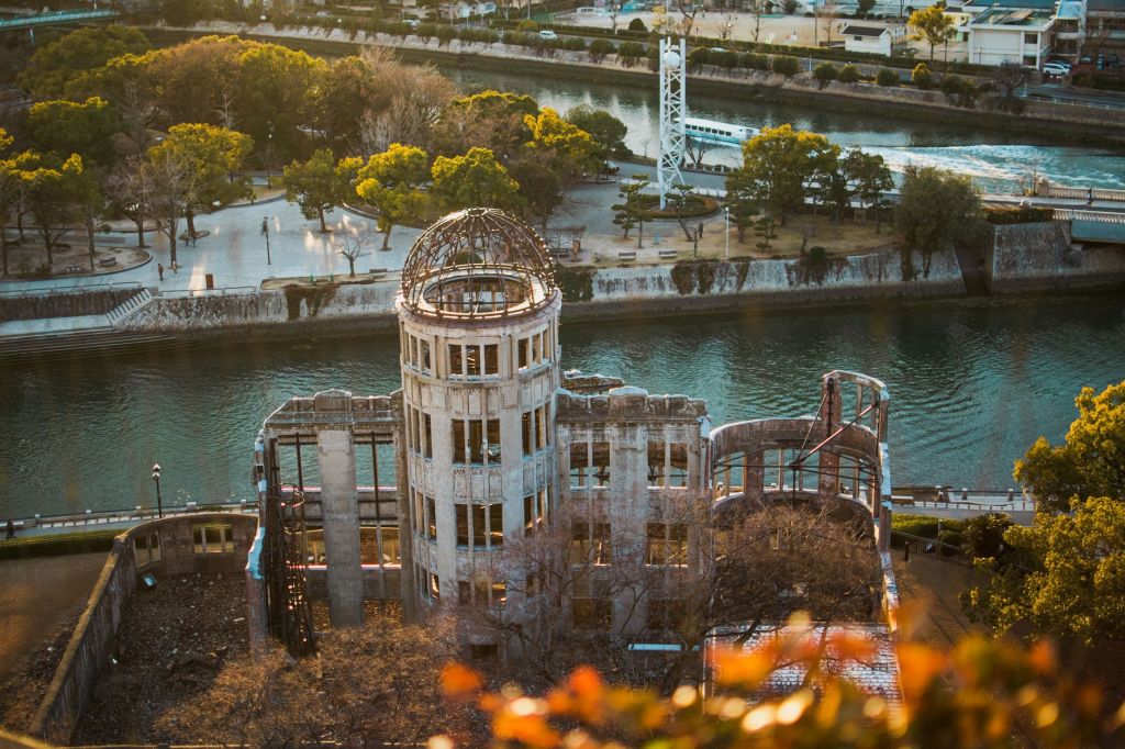 Ganz in weiß – Friedensbündnis plant Kundgebung zu Atombombenabwürfen auf Hiroshima und&nbsp;Nagasaki