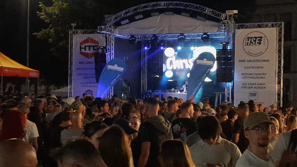 Drachenbootfestival startet mit Vollgas. Eröffnung wird zum Magnet.