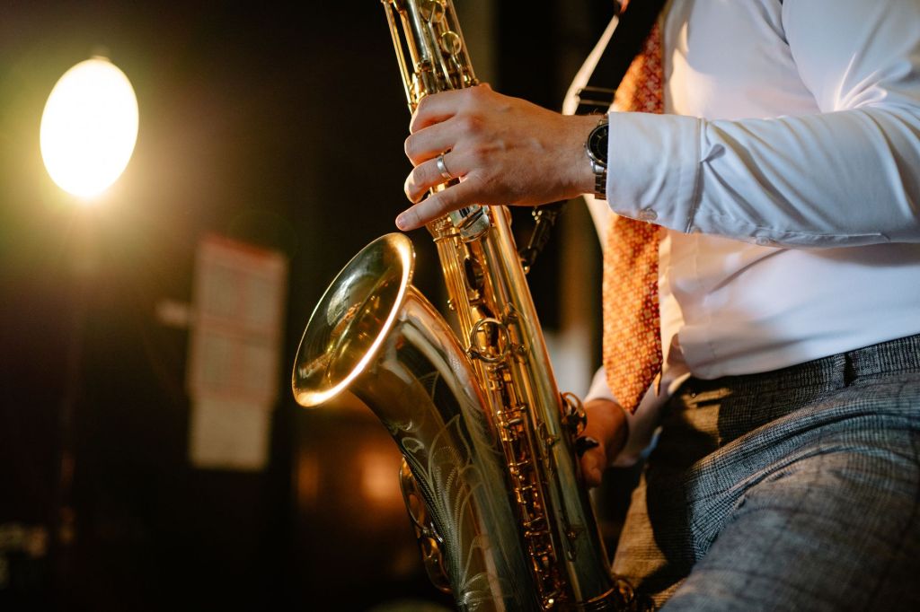 Neue Kompass Galerie öffnet in der Goethestraße. Auftakt mit Jazz und Urban Sketching