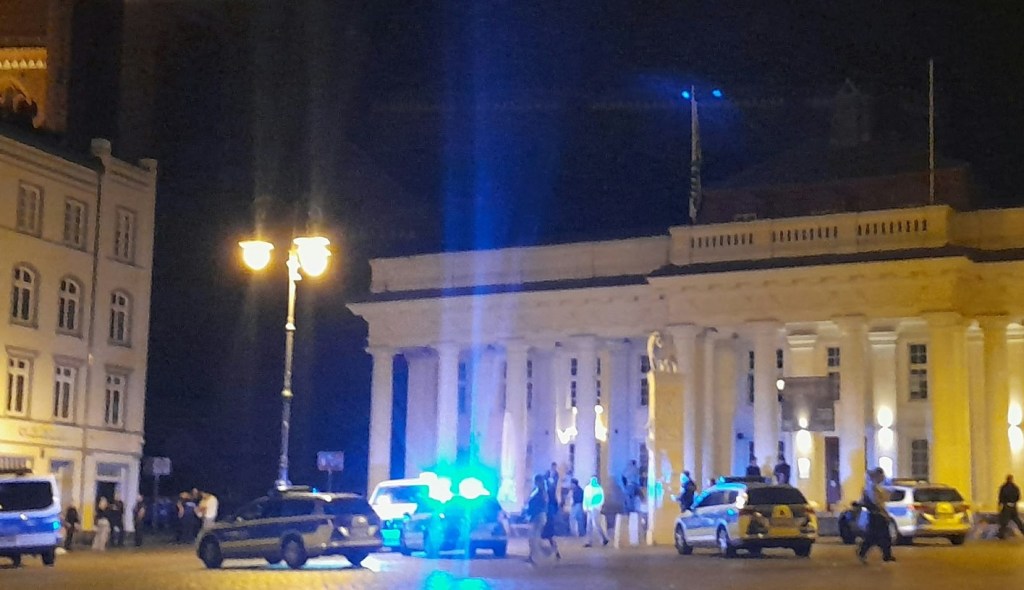 Schlachtermarkt: Polizei korrigiert bisheriges Bild der Auseinandersetzung. Tatverdächtige&nbsp;flüchtig?