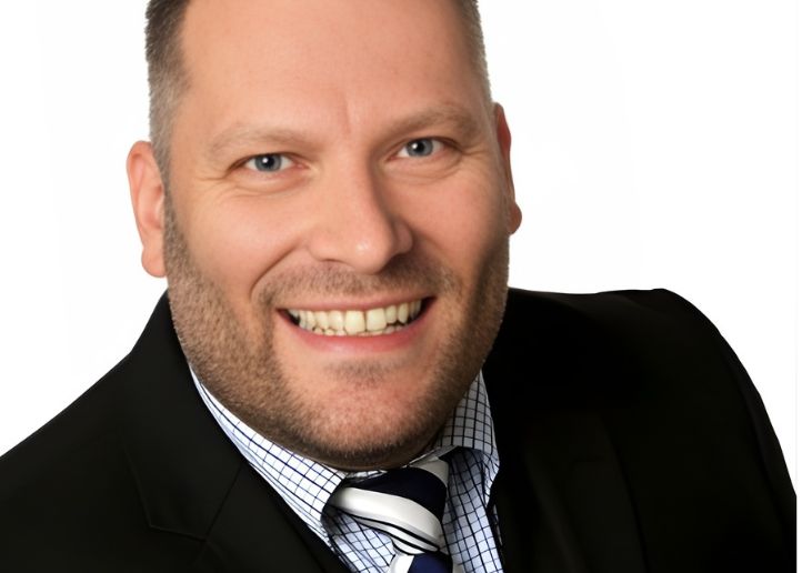 Selbsternannter Demokratieverstärker Trepsdorf tritt zur Seite statt „nach oben“.