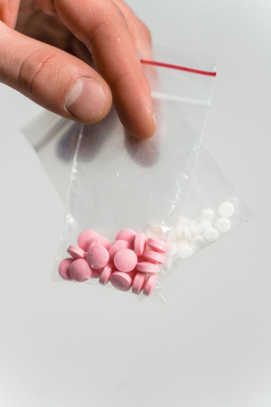 Mehr als 100 Schmerztabletten sichergestellt – Polizei greift nach beobachtetem Verkauf&nbsp;ein