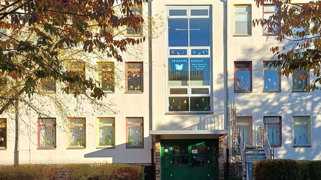 Bundespreis nach Schwerin: Grundschule am Mueßer Berg gewinnt den ersten Schulpartner-Preis